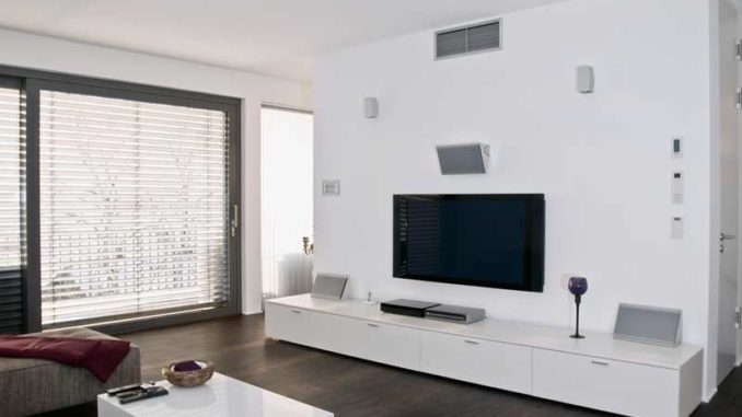 LED-Fernseher und Lautsprechersystem - So wird heimisches Fernsehen zum Erlebnis